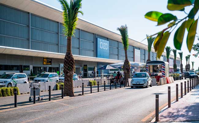 El Aeropuerto de Ibiza (IBZ) es el aeropuerto internacional de las islas Baleares Ibiza y Formentera.